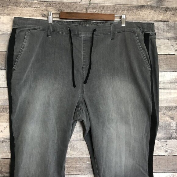 Torrid Crop Pull on Boyfriend Straight Gray/Black Stripe Jeans Plus size 4X NWT - Picture 3 of 12